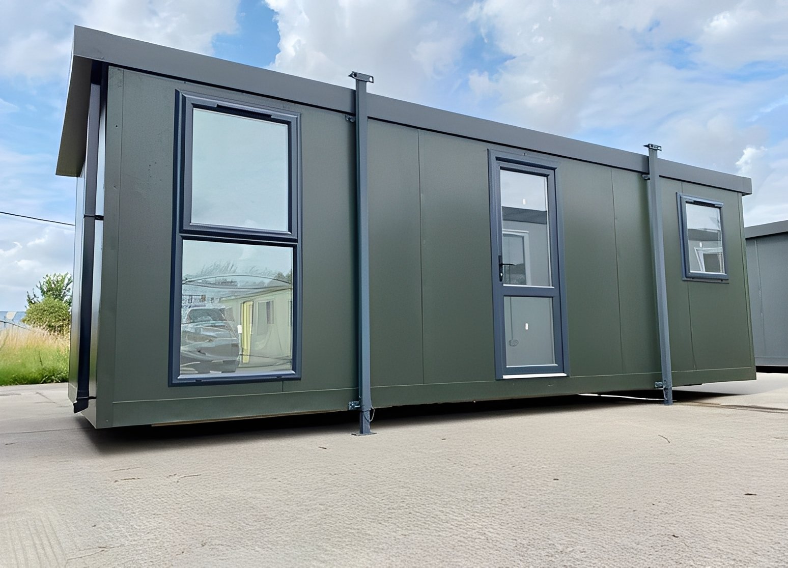 24ft x 10ft jackleg cabin (site cabin) 24ft x 10ft jackleg cabin (site cabin)